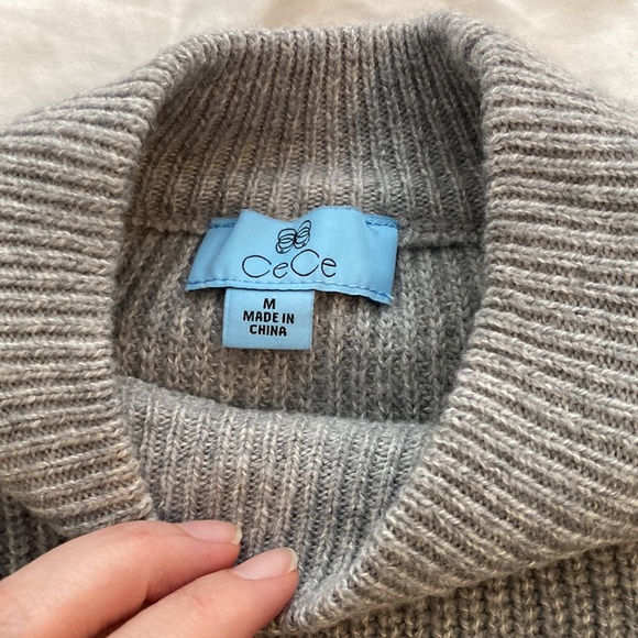 CeCe Cute Gray Sweater, M - Picture 4 of 9